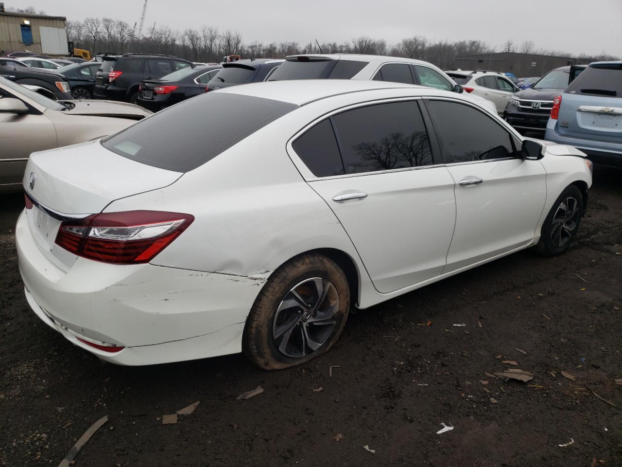 Photo 2 VIN: 1HGCR2F39GA120725 - HONDA ACCORD 