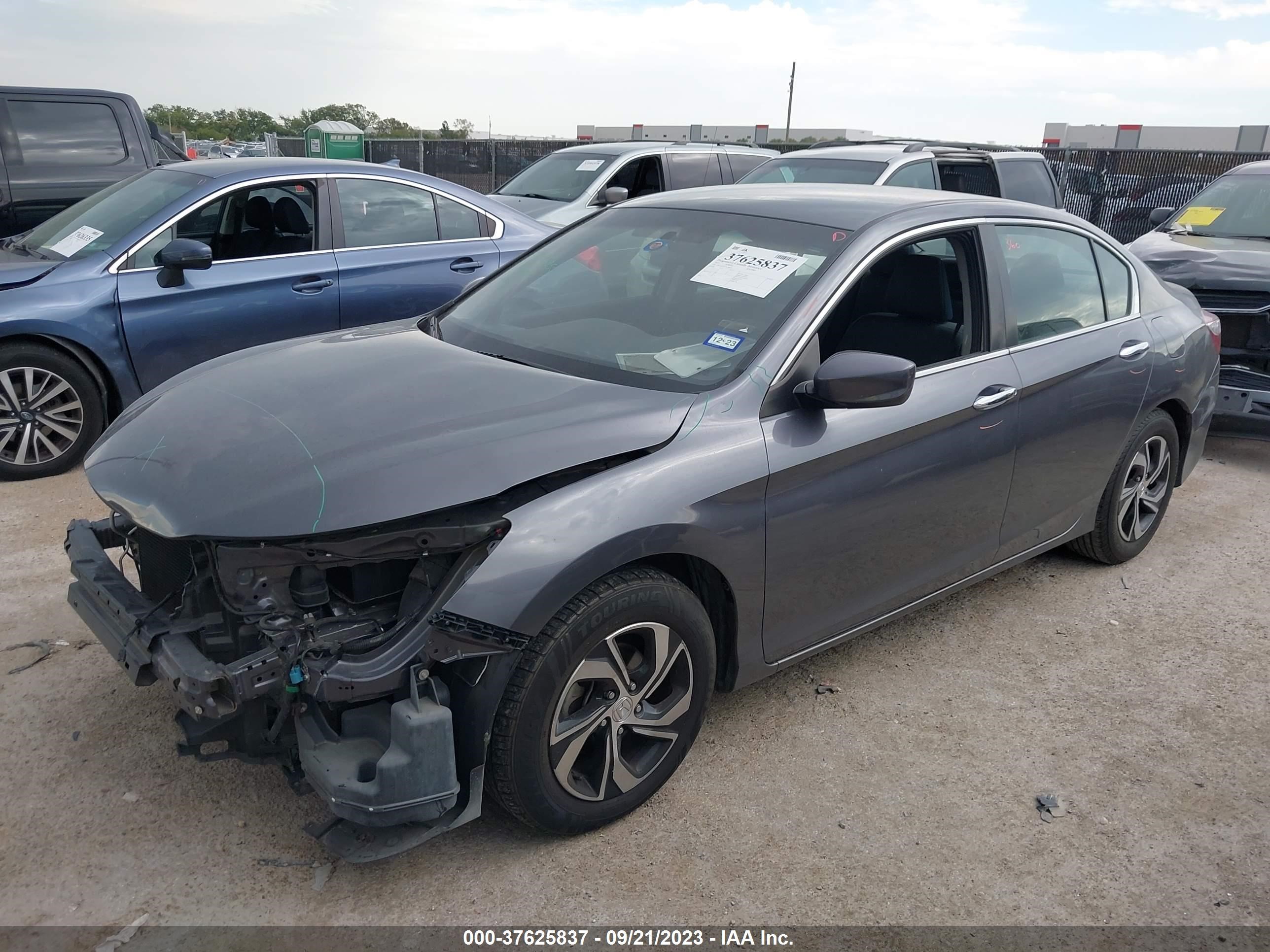 Photo 1 VIN: 1HGCR2F39HA134125 - HONDA ACCORD 