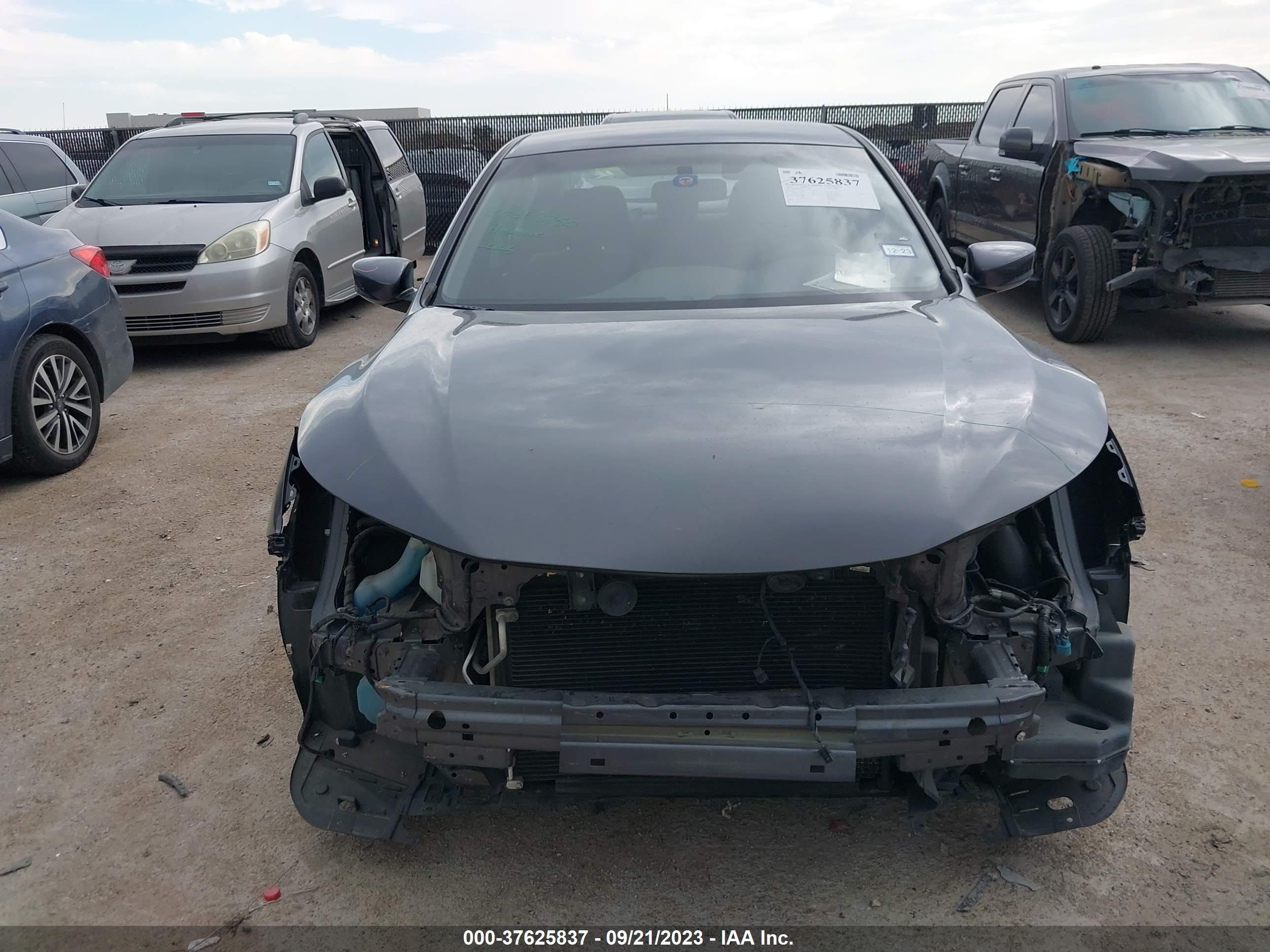 Photo 11 VIN: 1HGCR2F39HA134125 - HONDA ACCORD 