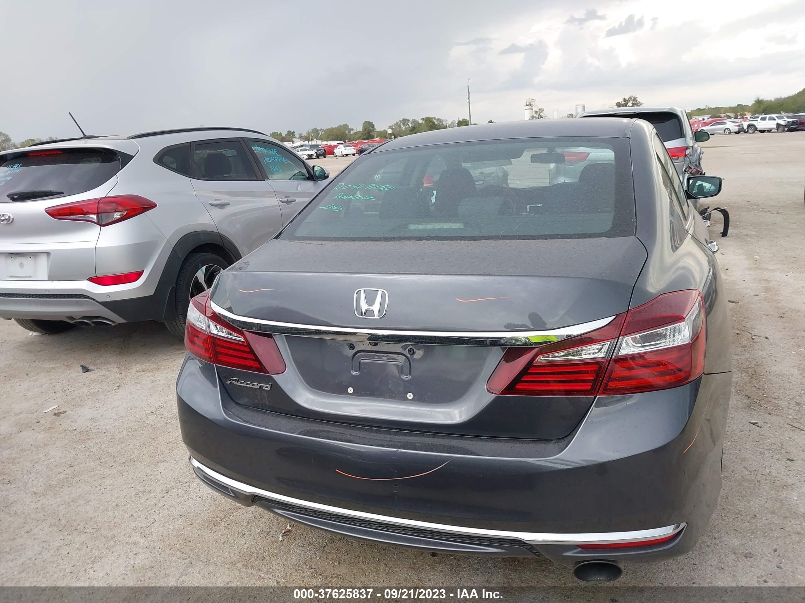 Photo 15 VIN: 1HGCR2F39HA134125 - HONDA ACCORD 