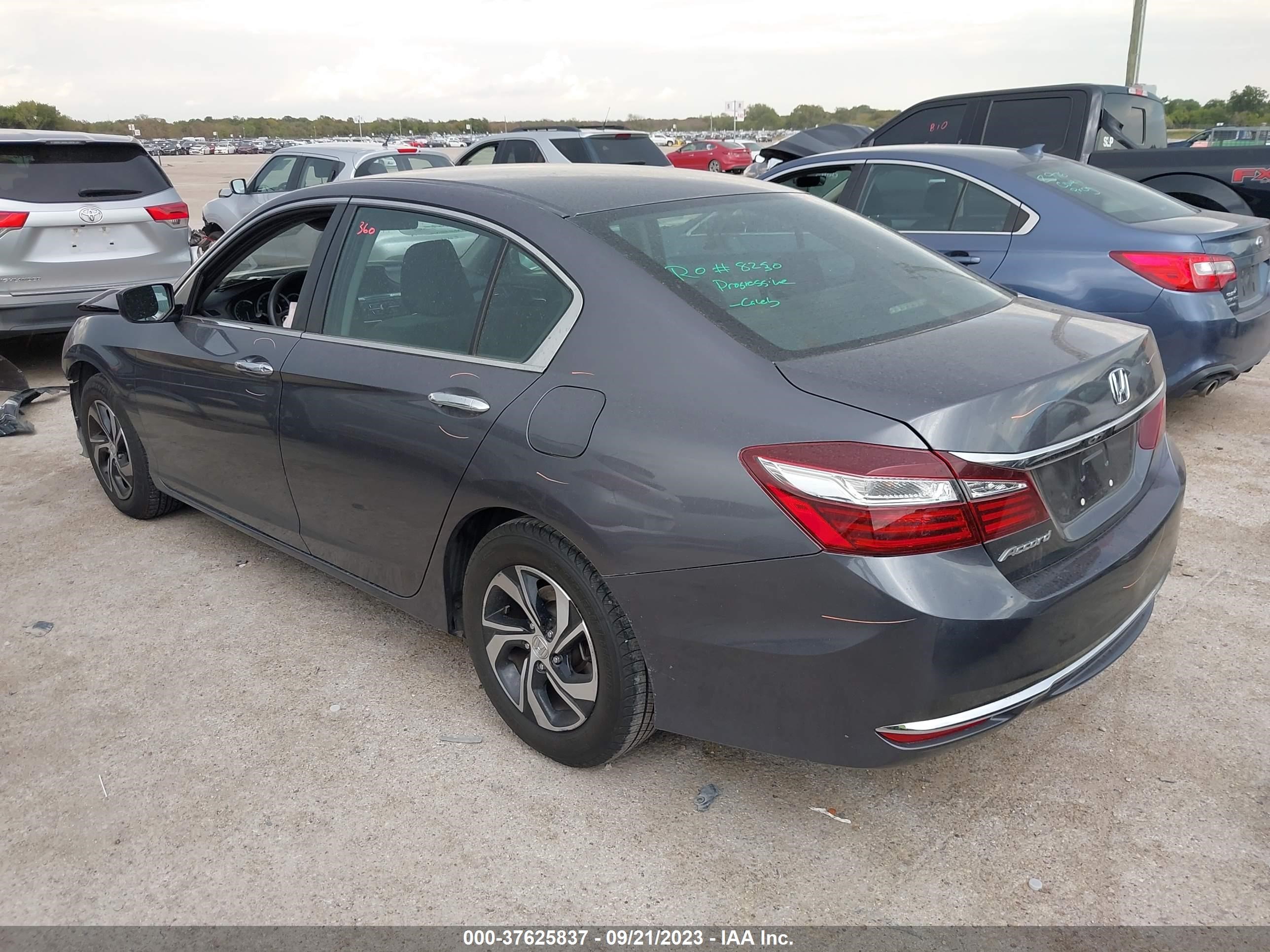 Photo 2 VIN: 1HGCR2F39HA134125 - HONDA ACCORD 