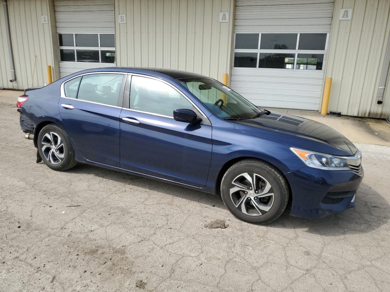 Photo 3 VIN: 1HGCR2F39HA236900 - HONDA ACCORD 