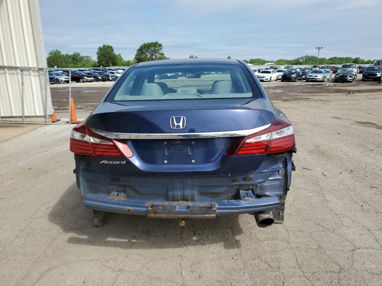 Photo 5 VIN: 1HGCR2F39HA236900 - HONDA ACCORD 