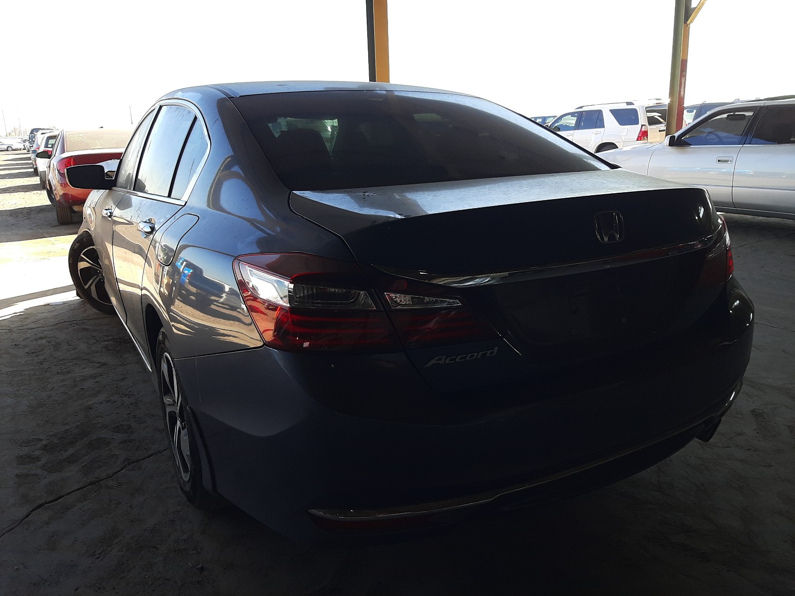 Photo 2 VIN: 1HGCR2F39HA298989 - HONDA ACCORD LX 