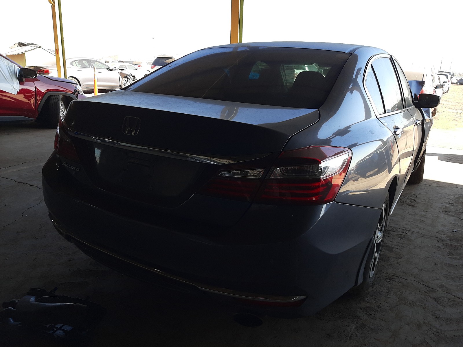 Photo 3 VIN: 1HGCR2F39HA298989 - HONDA ACCORD LX 