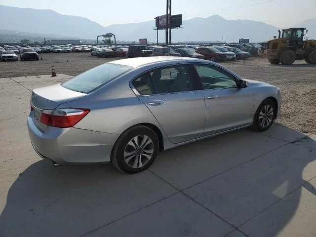 Photo 2 VIN: 1HGCR2F3XDA015395 - HONDA ACCORD LX 