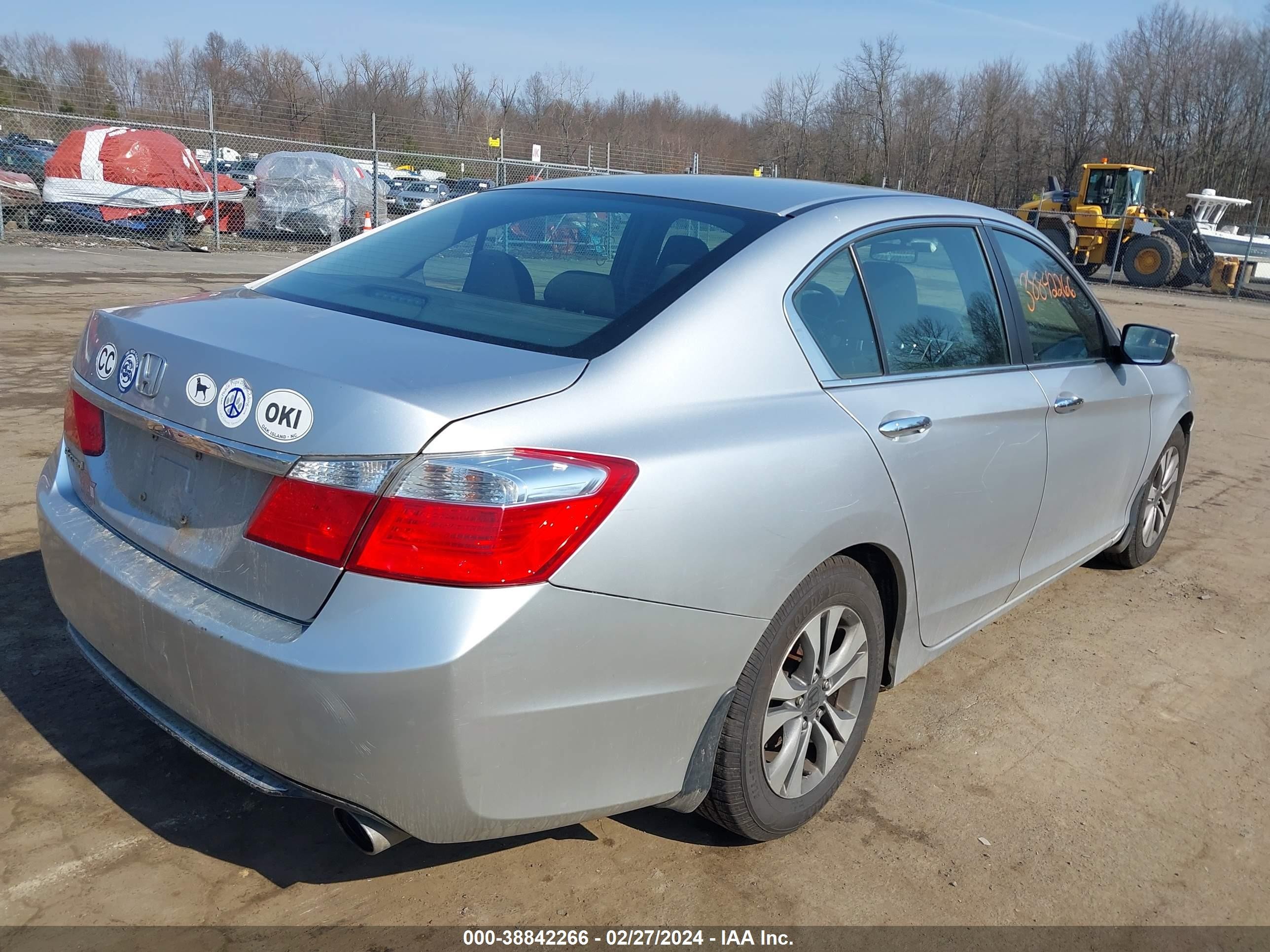 Photo 3 VIN: 1HGCR2F3XDA095099 - HONDA ACCORD 