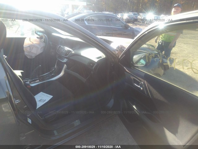 Photo 4 VIN: 1HGCR2F3XDA142227 - HONDA ACCORD SDN 