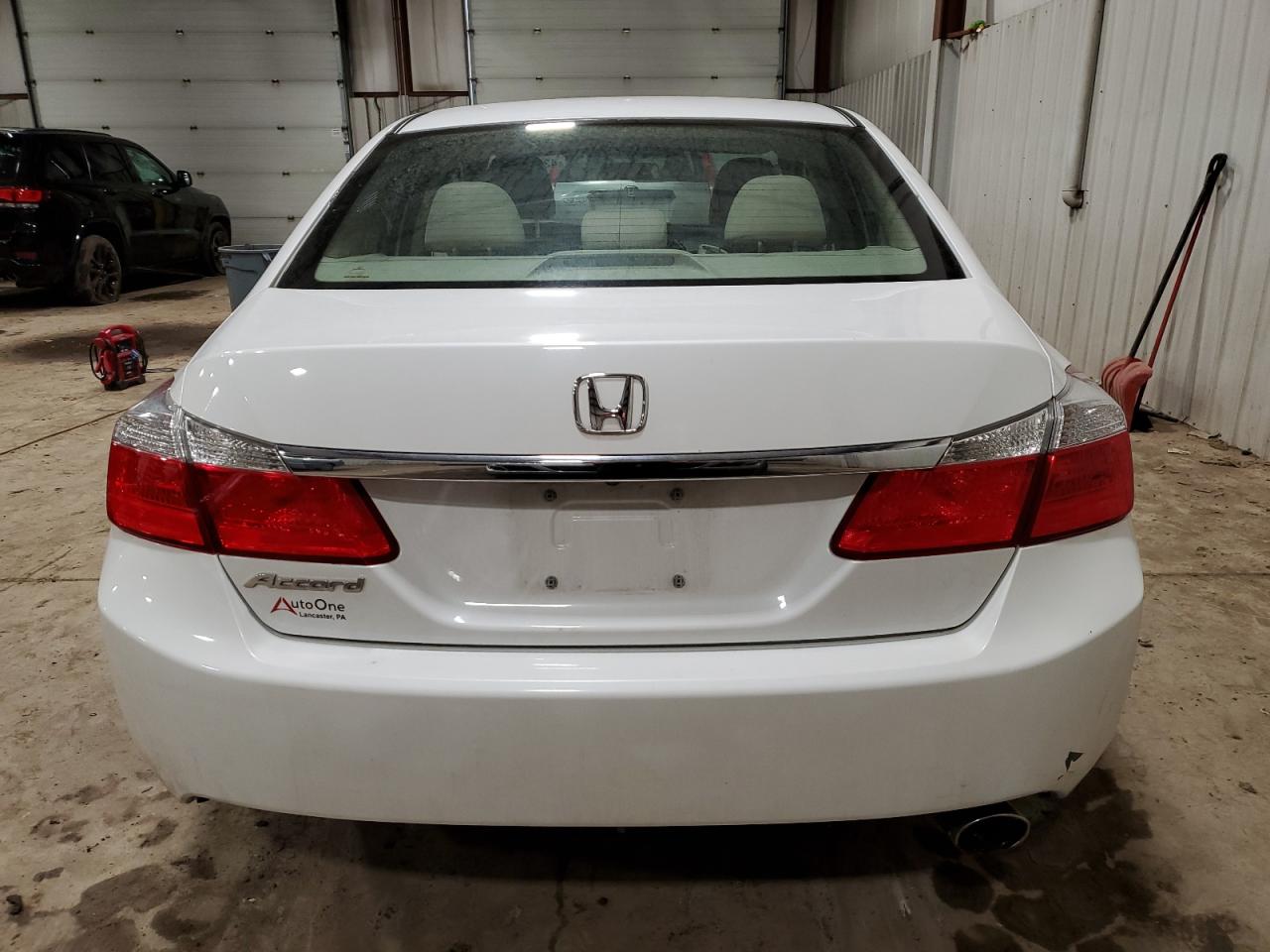 Photo 5 VIN: 1HGCR2F3XDA236737 - HONDA ACCORD 