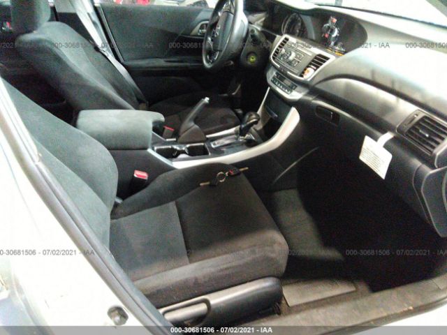 Photo 4 VIN: 1HGCR2F3XDA283606 - HONDA ACCORD SDN 