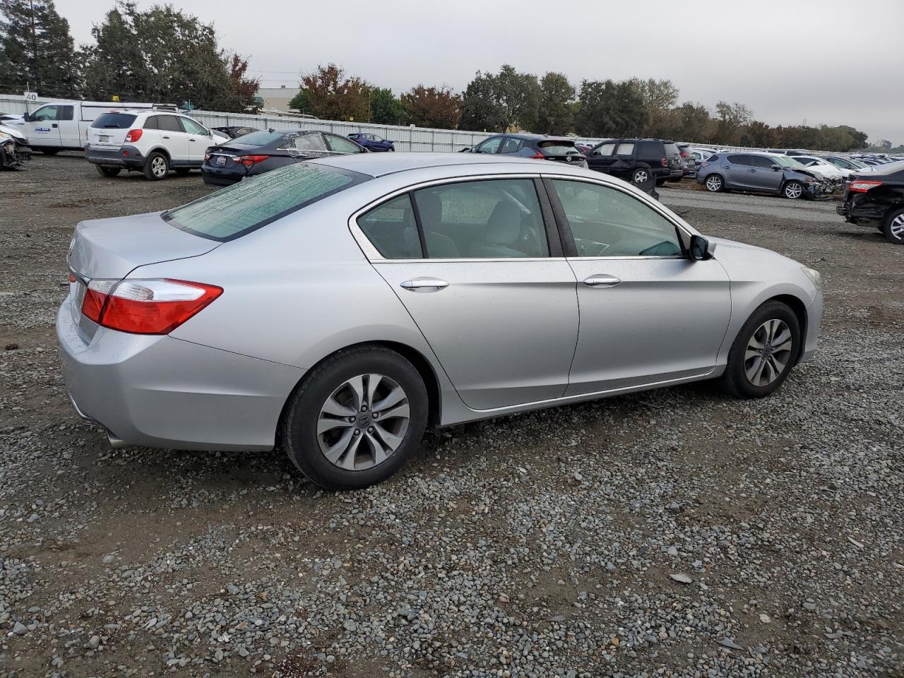 Photo 2 VIN: 1HGCR2F3XEA137644 - HONDA ACCORD 