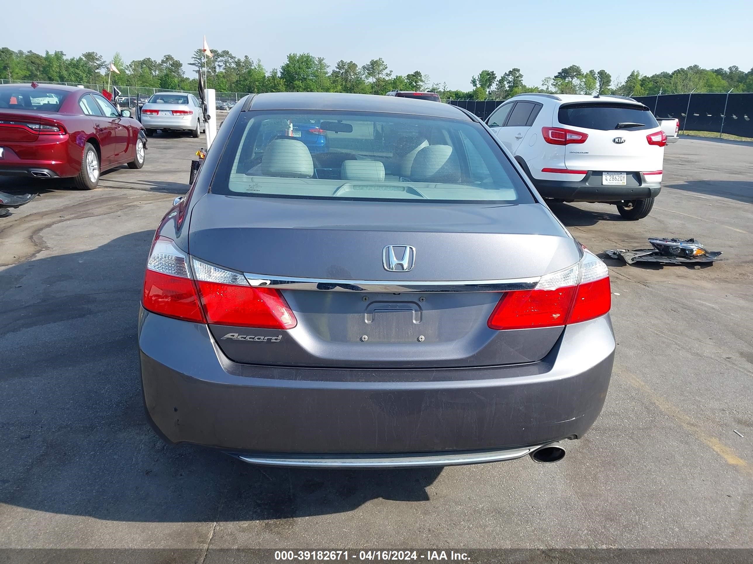 Photo 16 VIN: 1HGCR2F3XEA163919 - HONDA ACCORD 