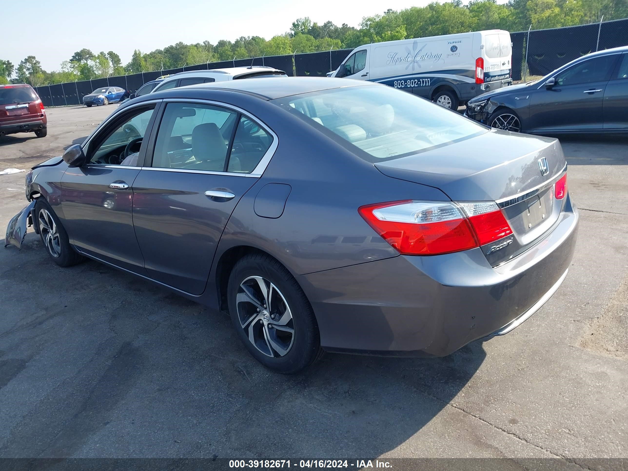 Photo 2 VIN: 1HGCR2F3XEA163919 - HONDA ACCORD 