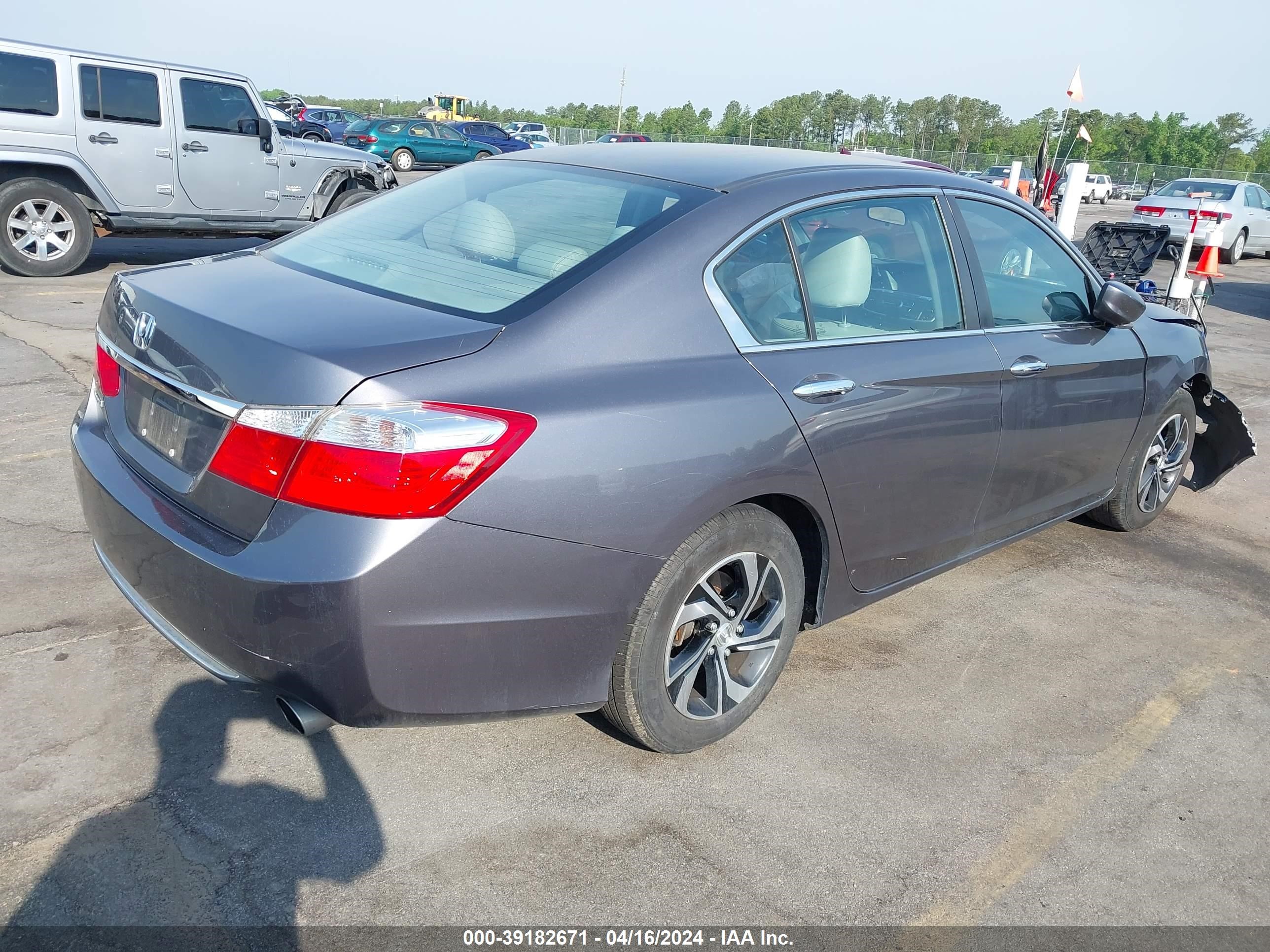 Photo 3 VIN: 1HGCR2F3XEA163919 - HONDA ACCORD 