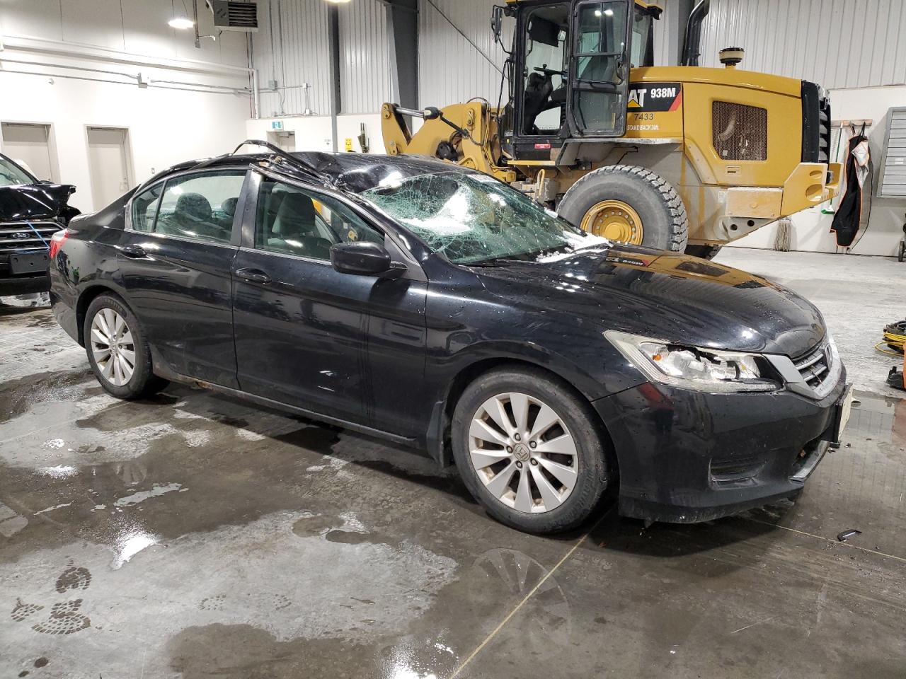 Photo 3 VIN: 1HGCR2F3XEA801151 - HONDA ACCORD 