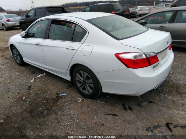 Photo 2 VIN: 1HGCR2F3XFA026111 - HONDA ACCORD SEDAN 