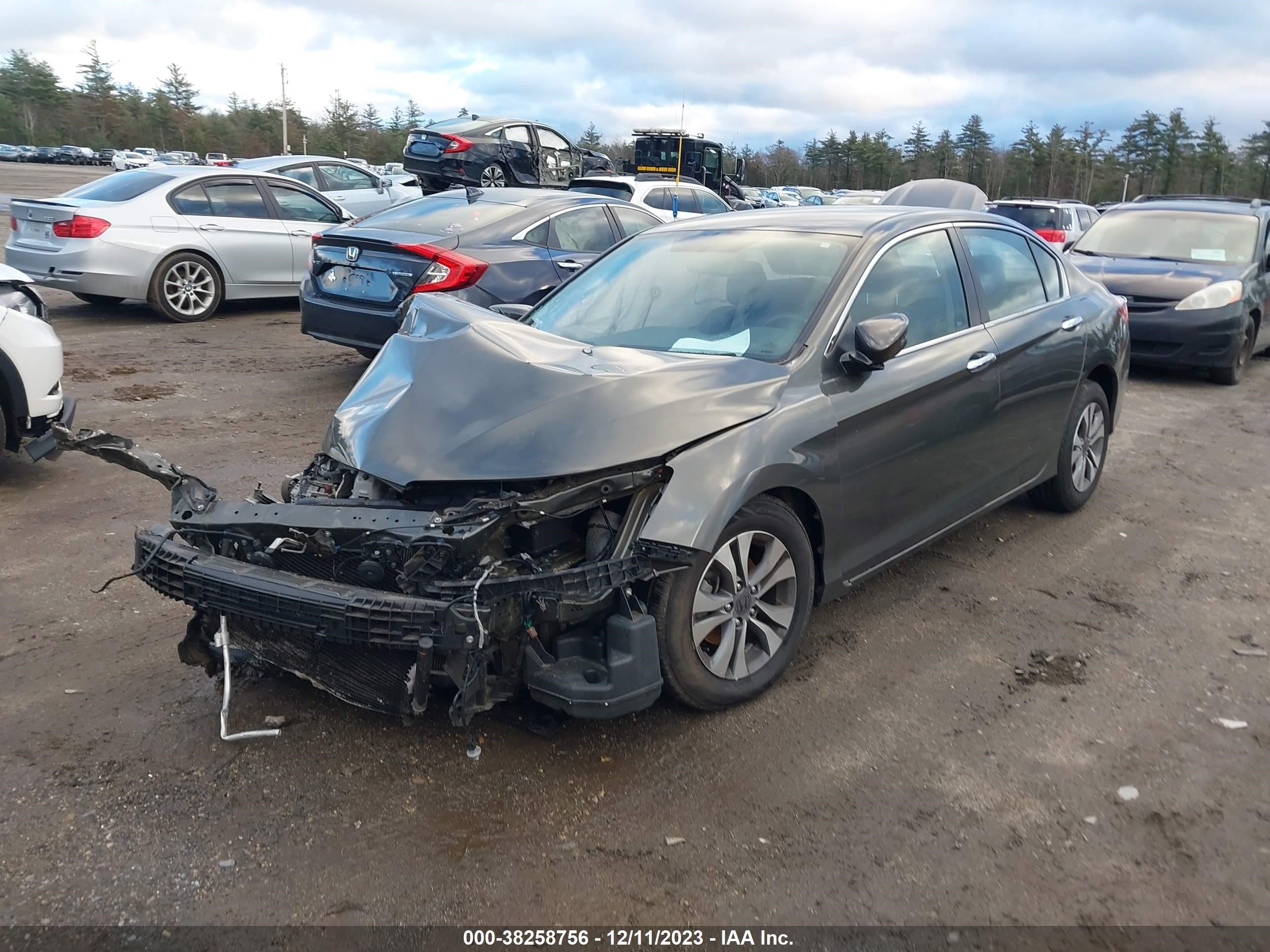 Photo 1 VIN: 1HGCR2F3XFA076684 - HONDA ACCORD 