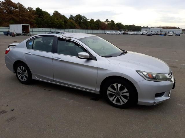 Photo 3 VIN: 1HGCR2F3XFA093792 - HONDA ACCORD 