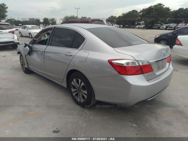 Photo 2 VIN: 1HGCR2F3XFA162402 - HONDA ACCORD SEDAN 