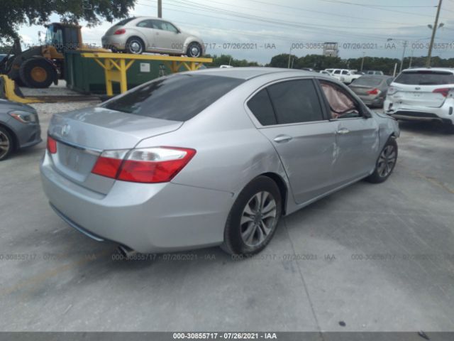 Photo 3 VIN: 1HGCR2F3XFA162402 - HONDA ACCORD SEDAN 