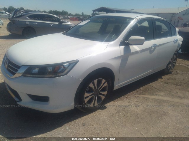 Photo 1 VIN: 1HGCR2F3XFA182102 - HONDA ACCORD SEDAN 