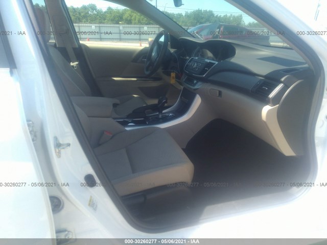 Photo 4 VIN: 1HGCR2F3XFA182102 - HONDA ACCORD SEDAN 