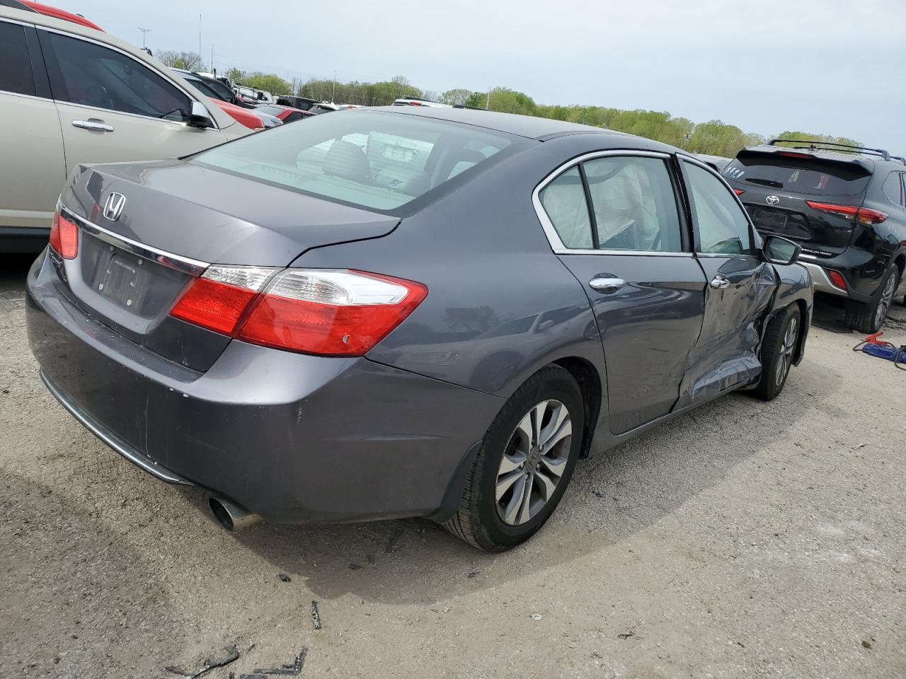 Photo 2 VIN: 1HGCR2F3XFA256523 - HONDA ACCORD 