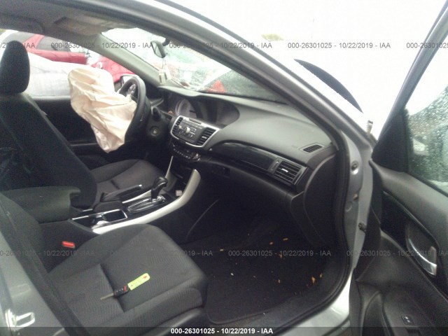 Photo 4 VIN: 1HGCR2F3XGA029558 - HONDA ACCORD SEDAN 