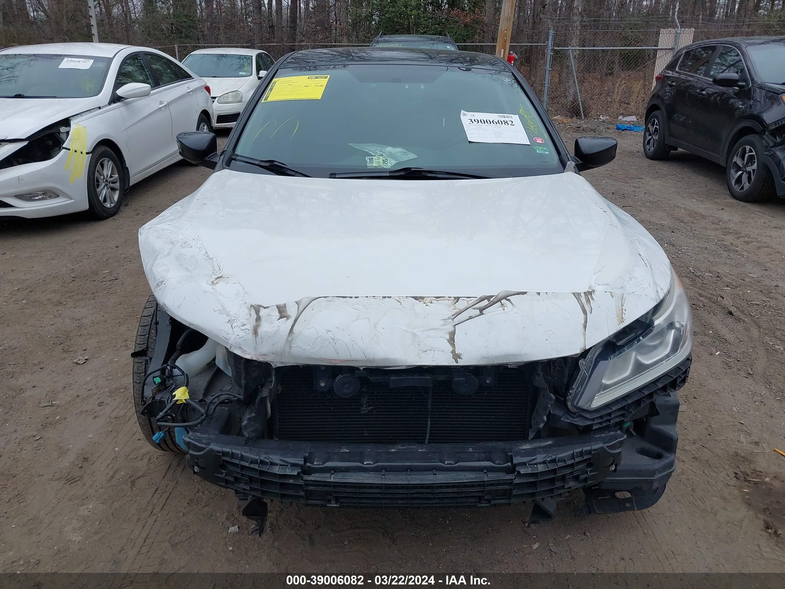 Photo 11 VIN: 1HGCR2F3XGA051558 - HONDA ACCORD 