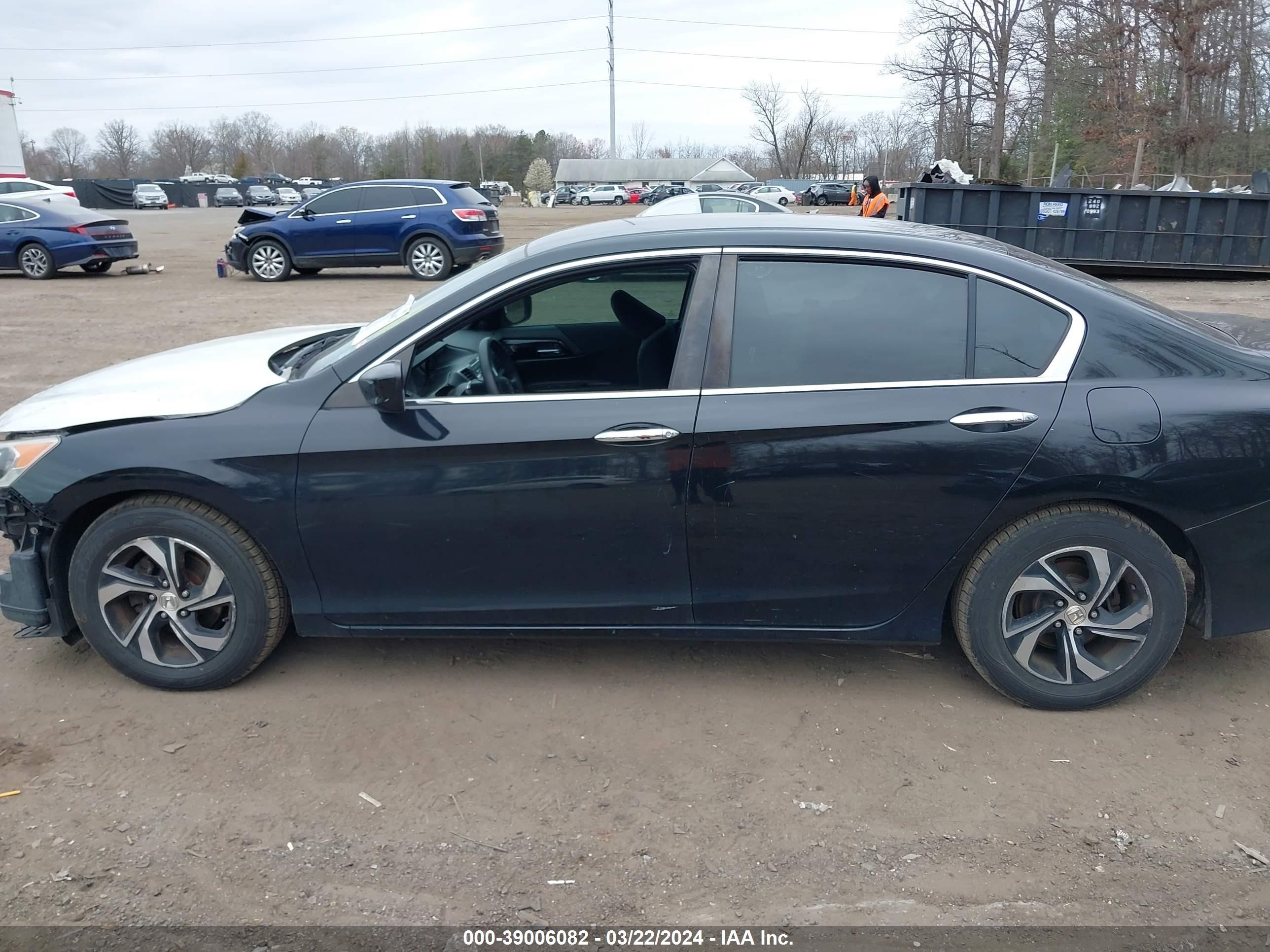 Photo 13 VIN: 1HGCR2F3XGA051558 - HONDA ACCORD 