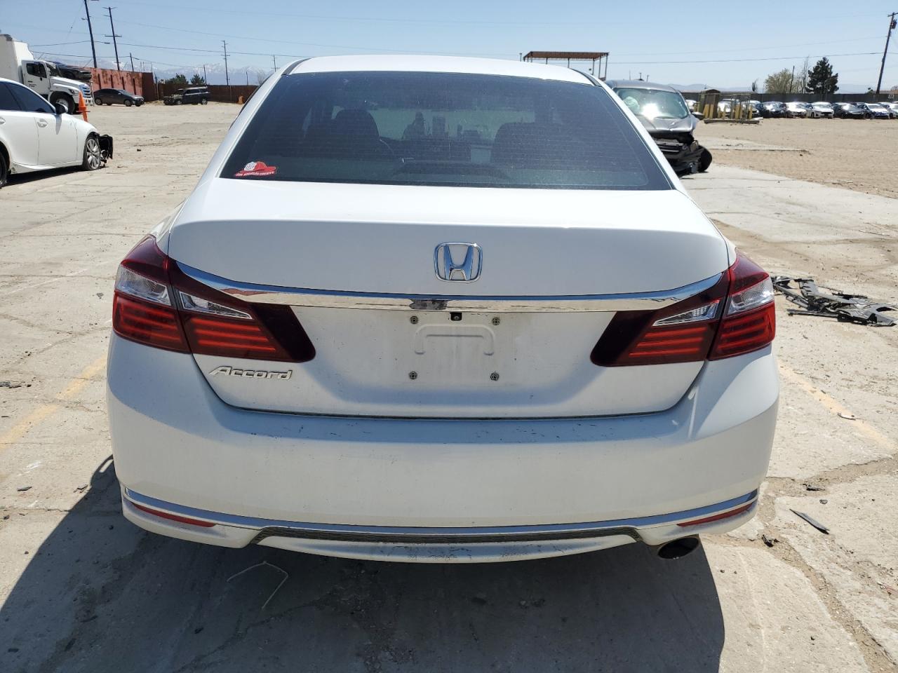 Photo 5 VIN: 1HGCR2F3XGA110172 - HONDA ACCORD 