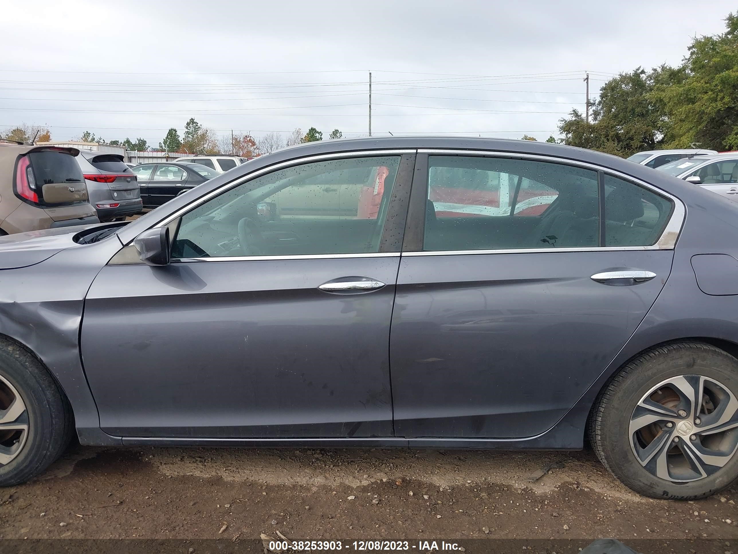 Photo 13 VIN: 1HGCR2F3XGA186085 - HONDA ACCORD 