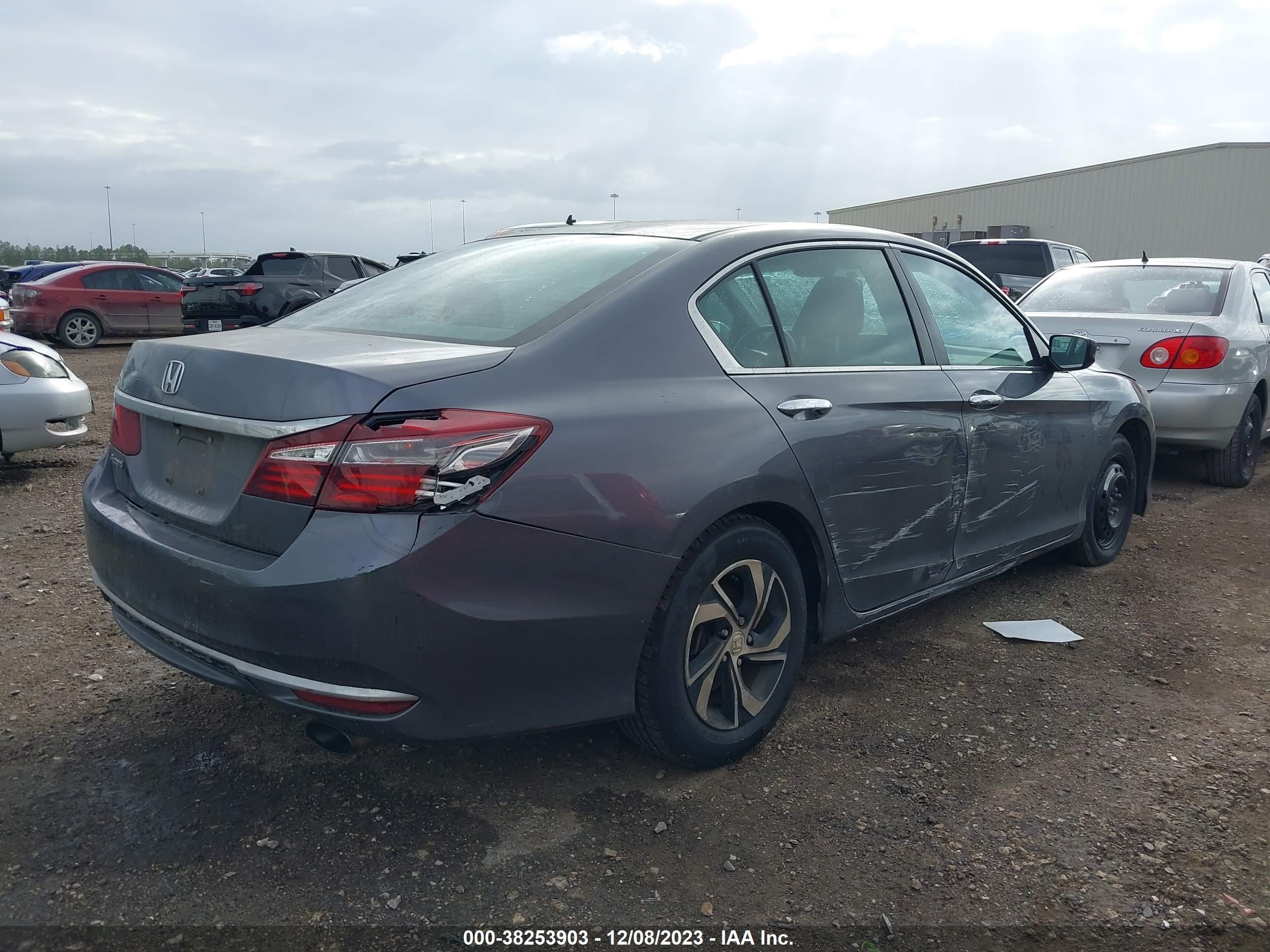 Photo 3 VIN: 1HGCR2F3XGA186085 - HONDA ACCORD 