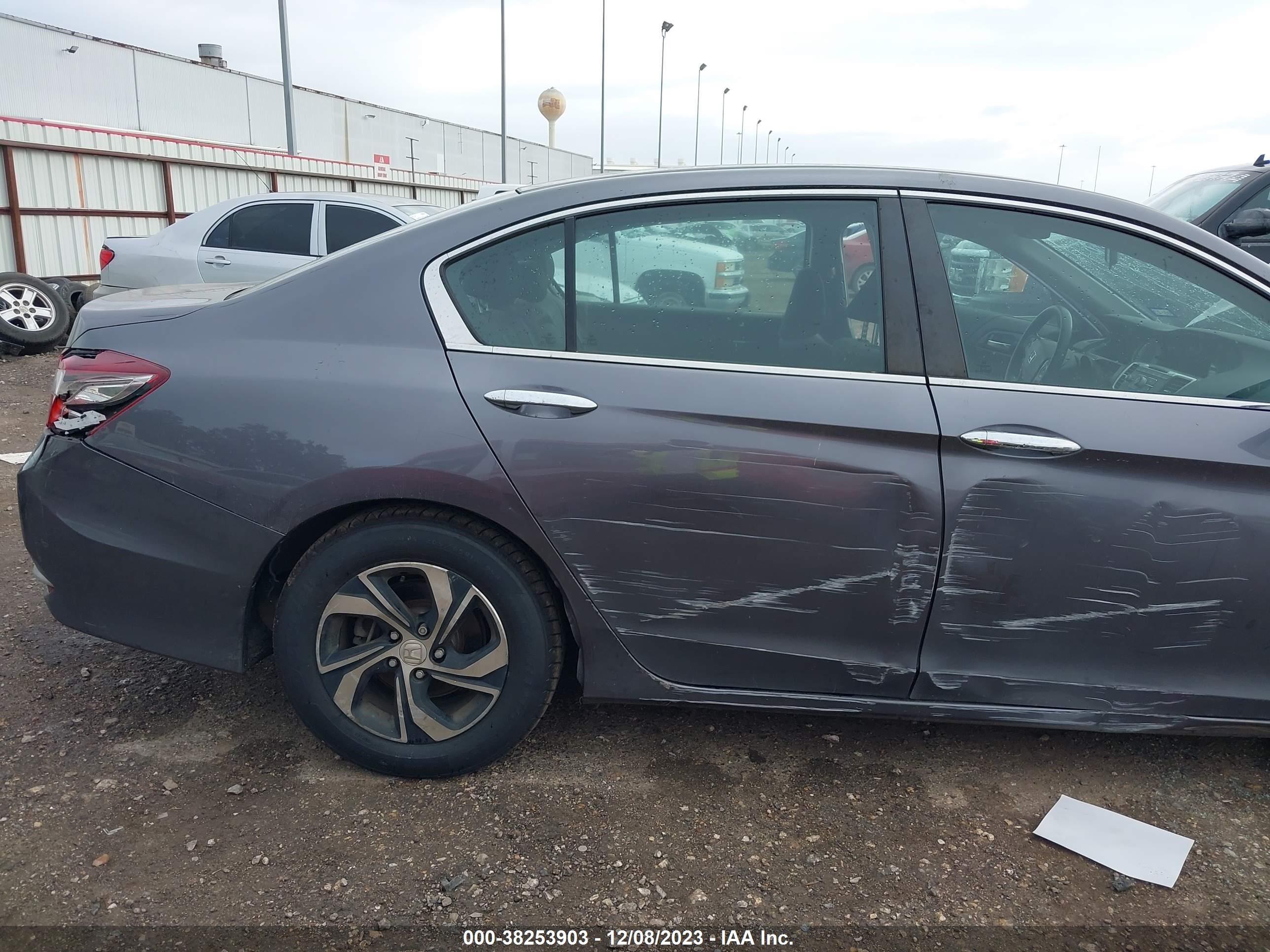 Photo 5 VIN: 1HGCR2F3XGA186085 - HONDA ACCORD 