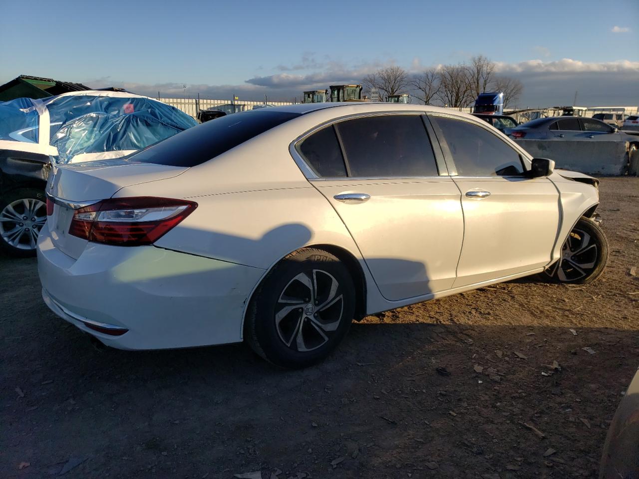 Photo 2 VIN: 1HGCR2F3XGA228495 - HONDA ACCORD 