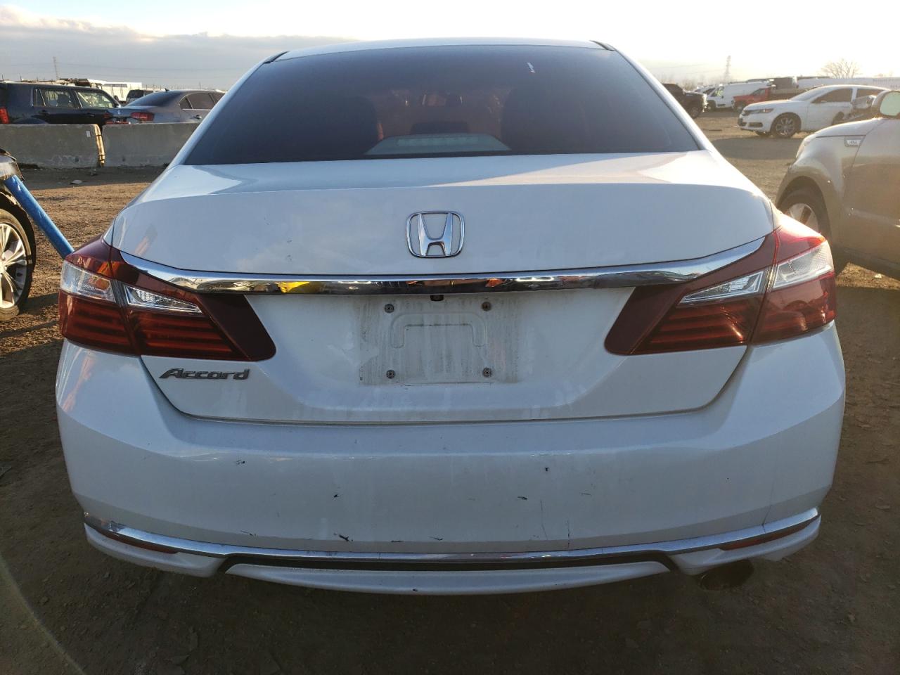 Photo 5 VIN: 1HGCR2F3XGA228495 - HONDA ACCORD 