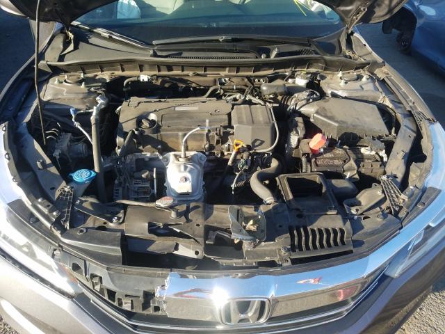 Photo 6 VIN: 1HGCR2F3XHA006069 - HONDA ACCORD LX 