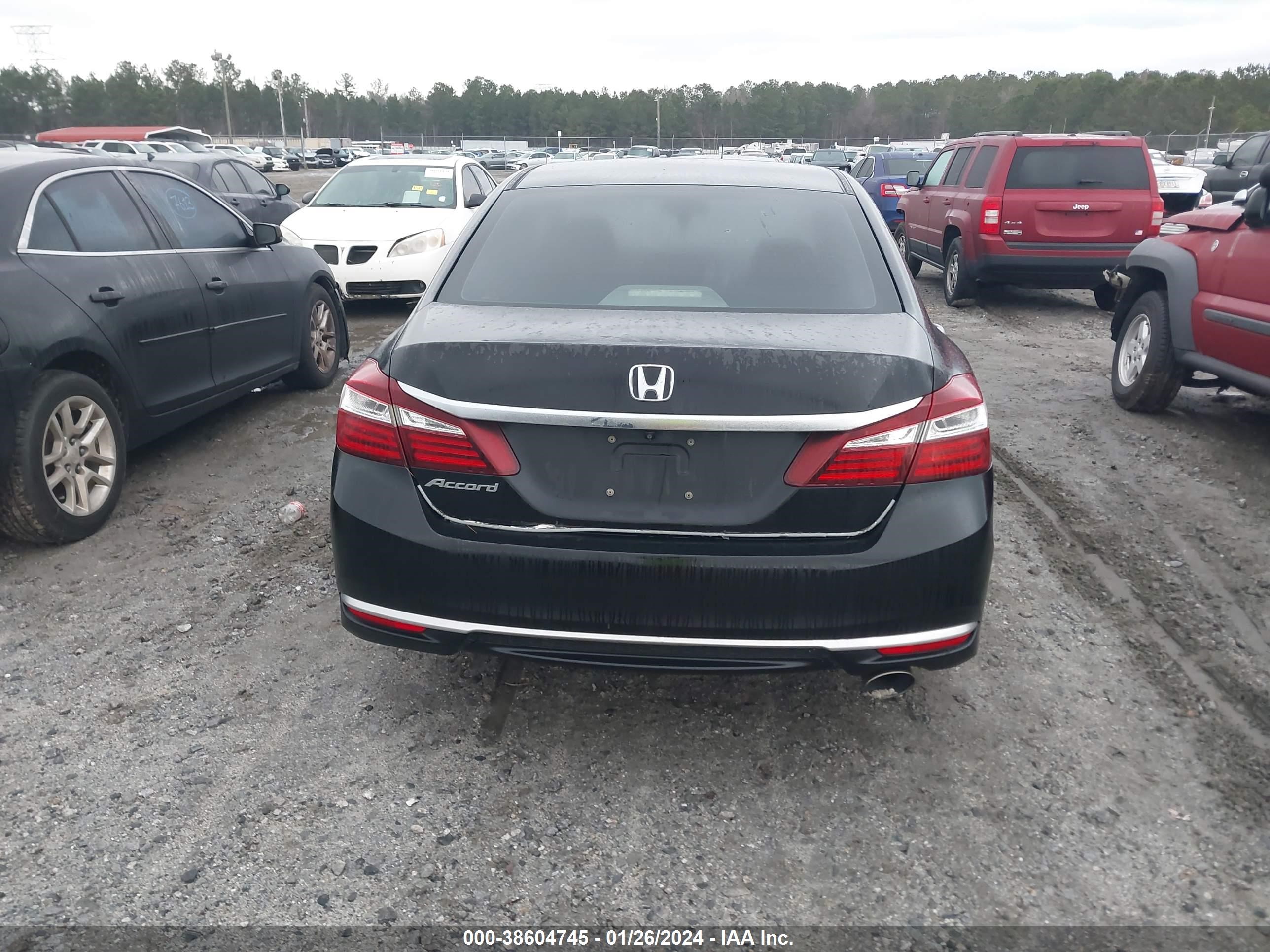 Photo 15 VIN: 1HGCR2F3XHA042019 - HONDA ACCORD 