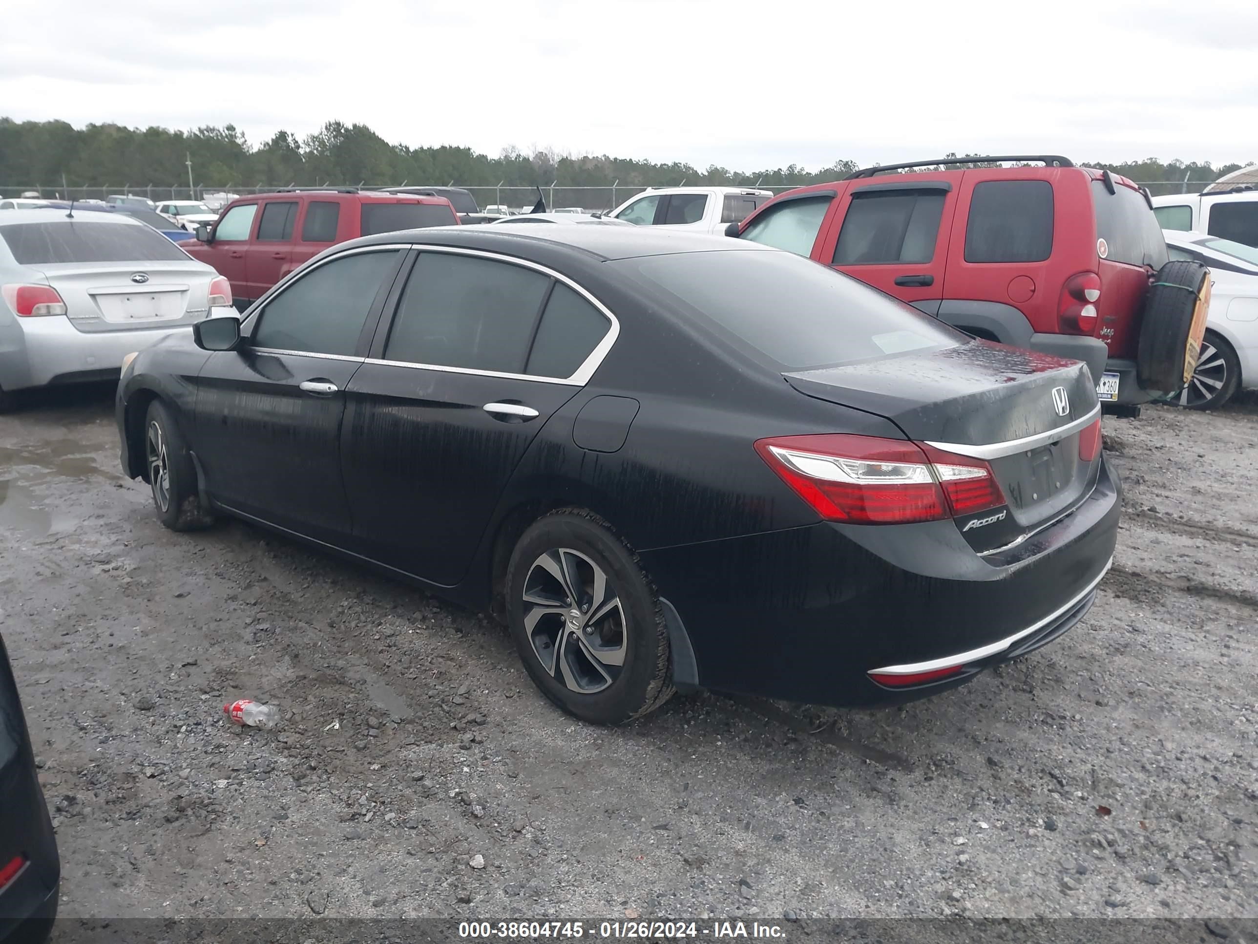 Photo 2 VIN: 1HGCR2F3XHA042019 - HONDA ACCORD 