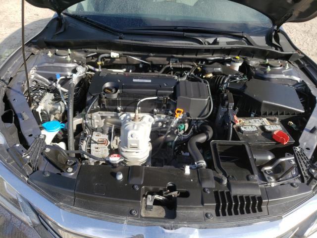 Photo 6 VIN: 1HGCR2F3XHA052551 - HONDA ACCORD LX 