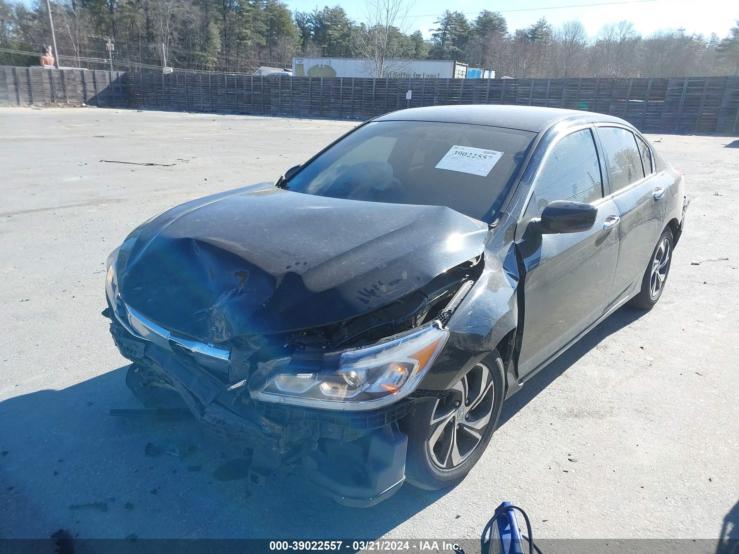 Photo 1 VIN: 1HGCR2F3XHA088806 - HONDA ACCORD 