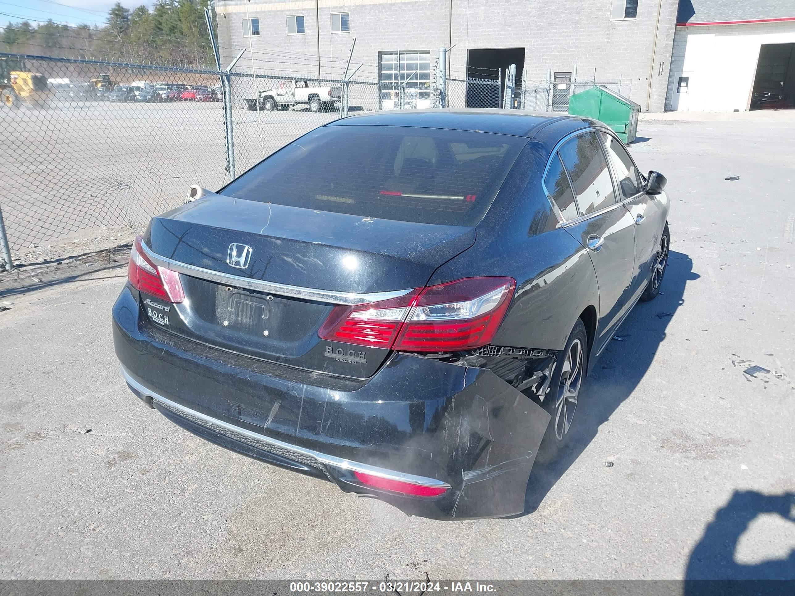 Photo 3 VIN: 1HGCR2F3XHA088806 - HONDA ACCORD 