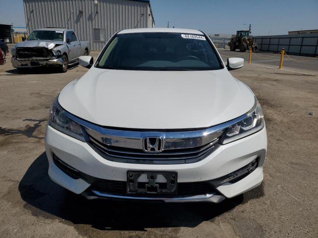 Photo 4 VIN: 1HGCR2F3XHA093276 - HONDA ACCORD 