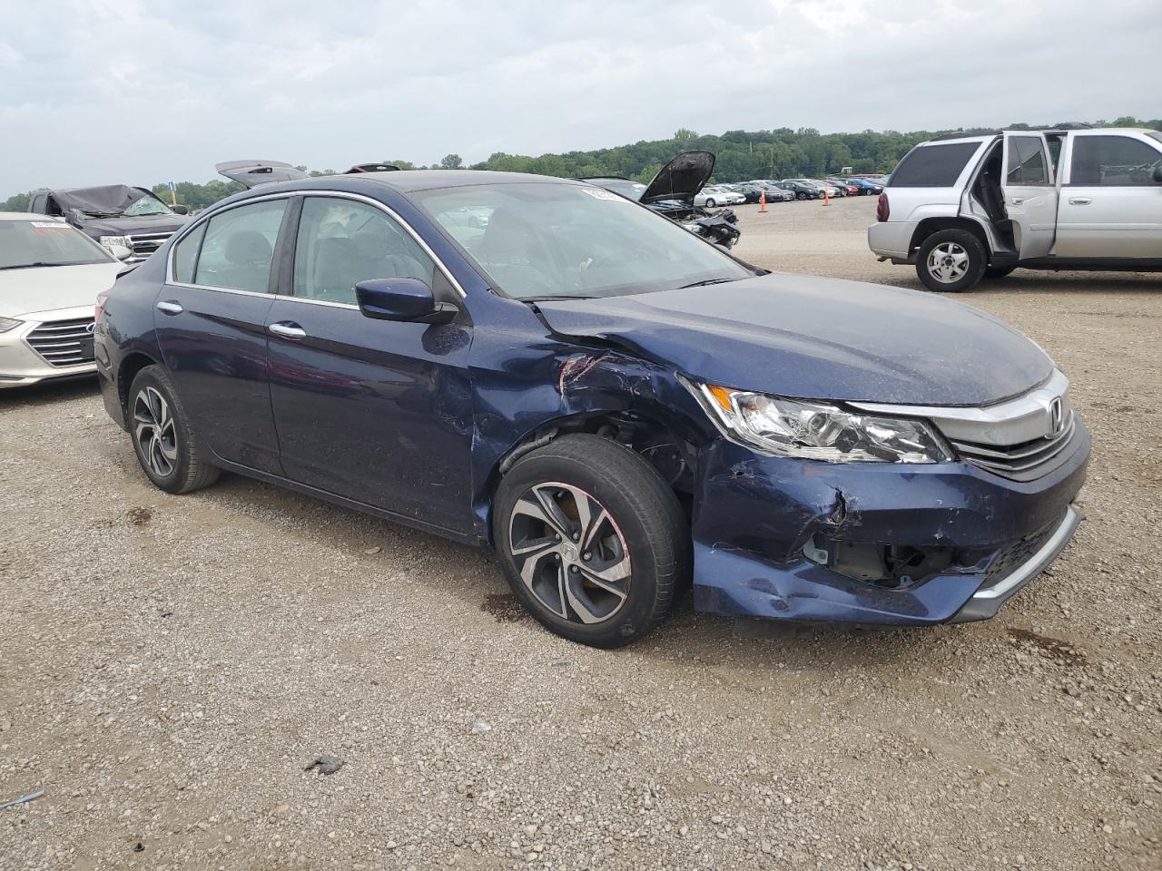 Photo 3 VIN: 1HGCR2F3XHA149894 - HONDA ACCORD 