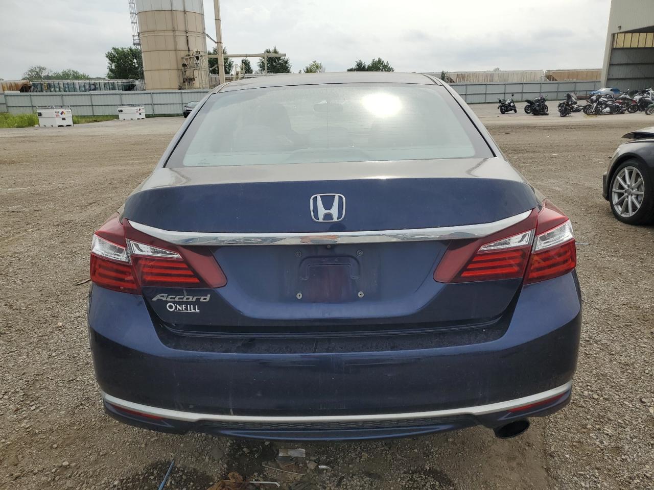 Photo 5 VIN: 1HGCR2F3XHA149894 - HONDA ACCORD 