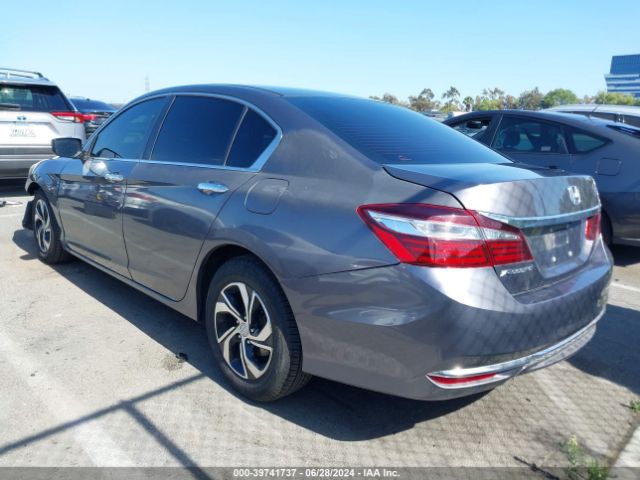 Photo 2 VIN: 1HGCR2F3XHA161074 - HONDA ACCORD LX 