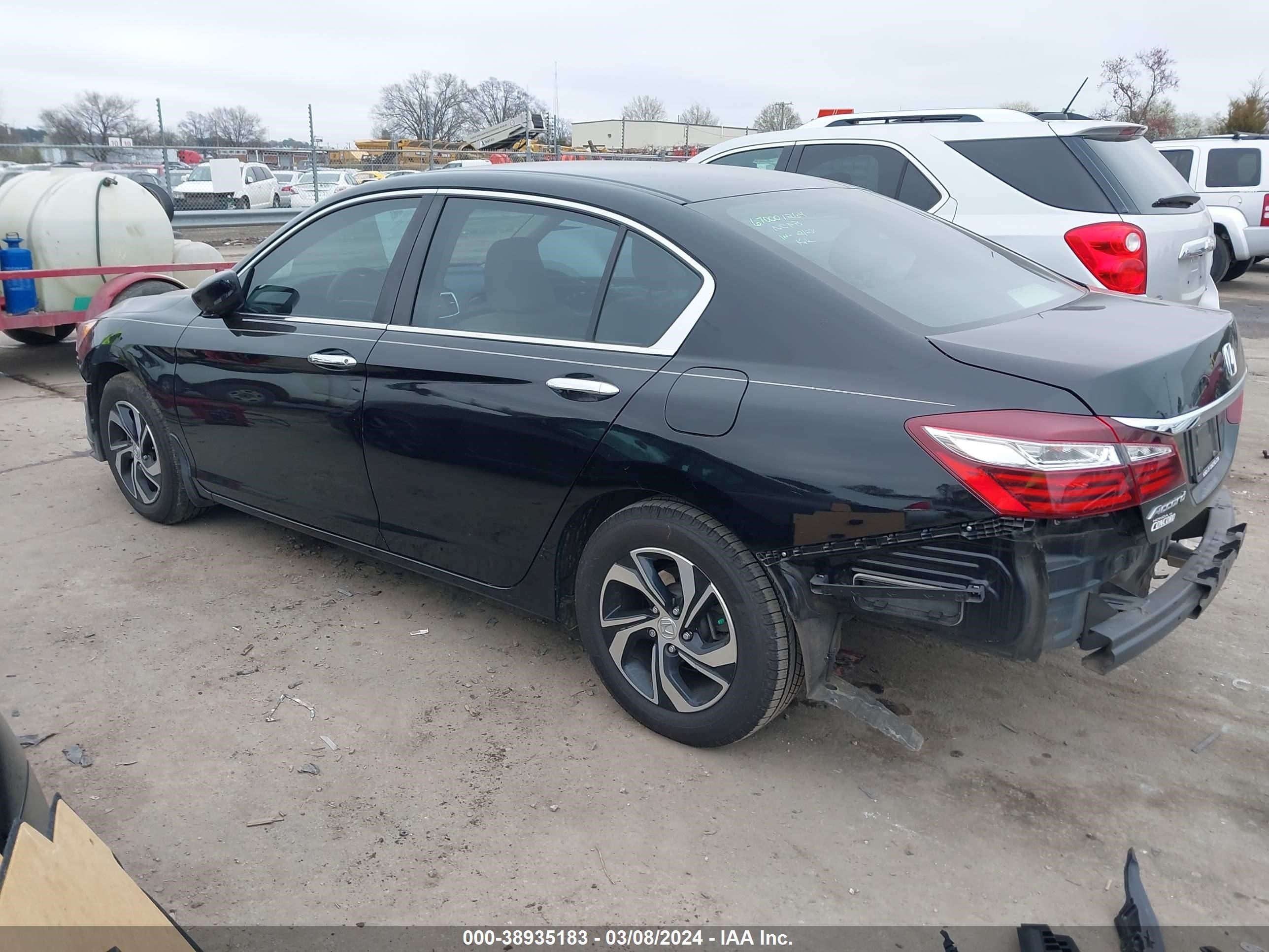 Photo 2 VIN: 1HGCR2F3XHA179588 - HONDA ACCORD 