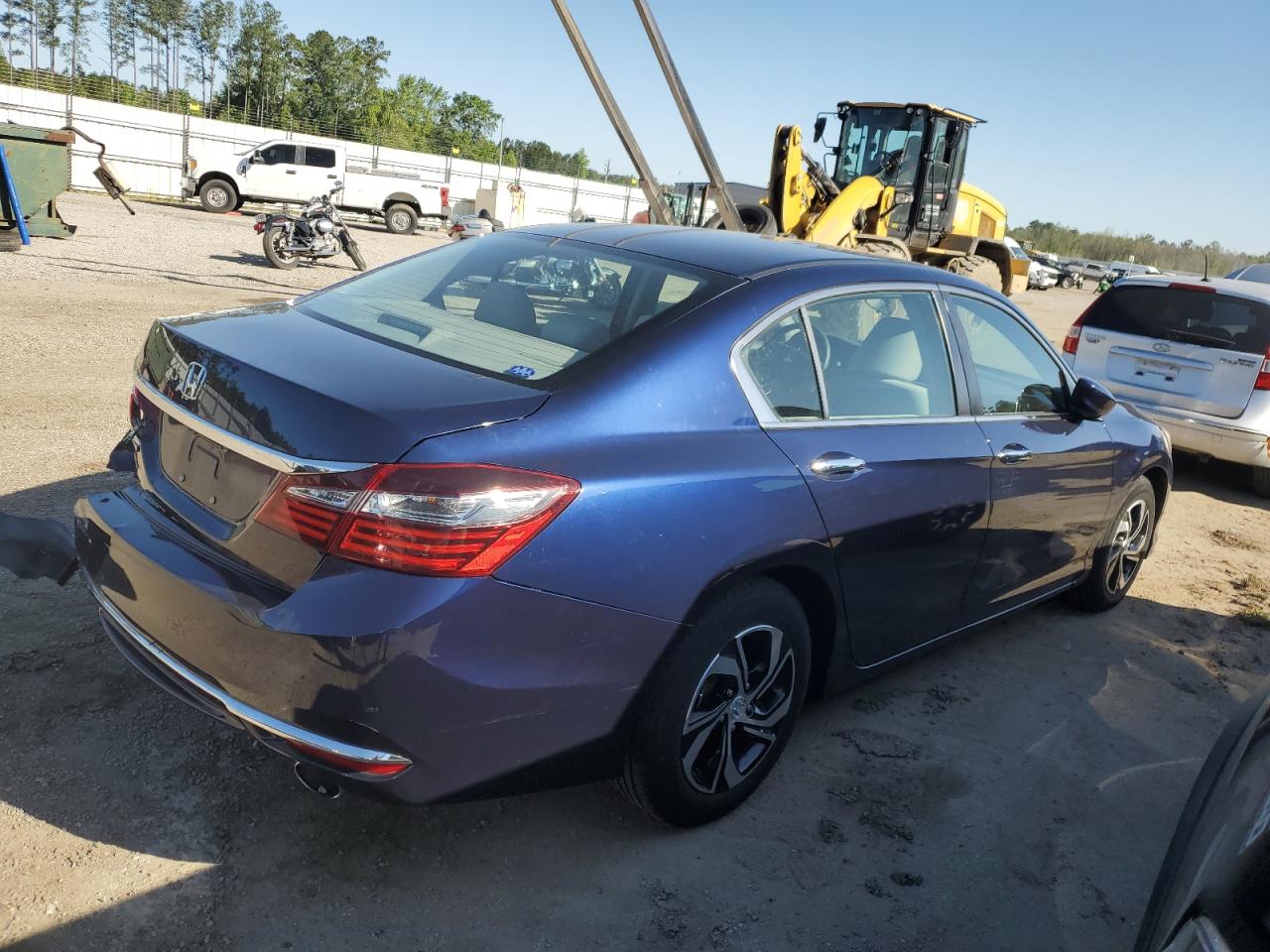 Photo 2 VIN: 1HGCR2F3XHA187139 - HONDA ACCORD 