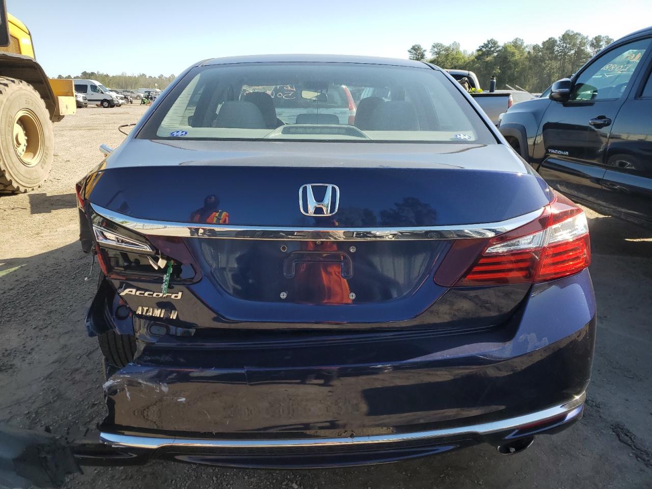 Photo 5 VIN: 1HGCR2F3XHA187139 - HONDA ACCORD 