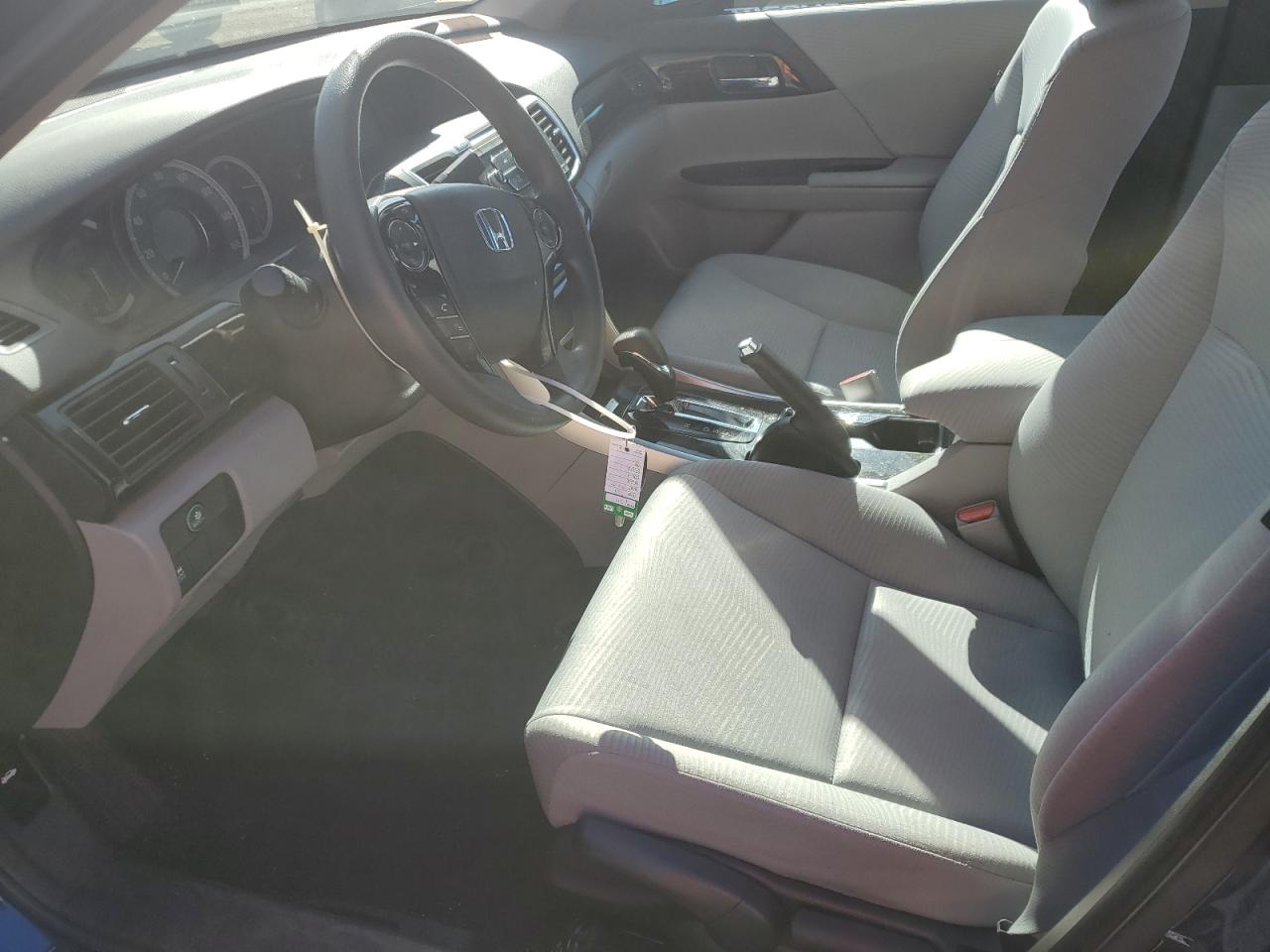 Photo 6 VIN: 1HGCR2F3XHA187139 - HONDA ACCORD 